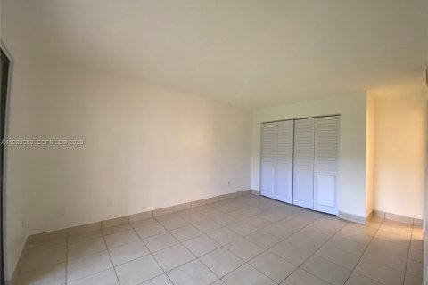 Снять в аренду кондоминиум в Хомстед, Флорида 2 спальни, 80.17м2, № 1988563 - фото 7