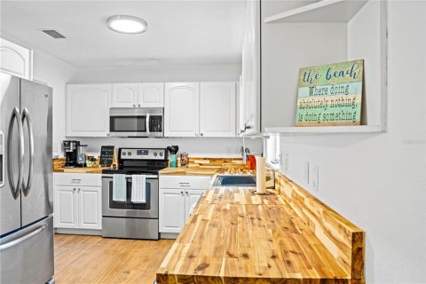 Villa ou maison à louer à New Smyrna Beach, Floride: 3 chambres, 145.86 m2 № 875139 - photo 3