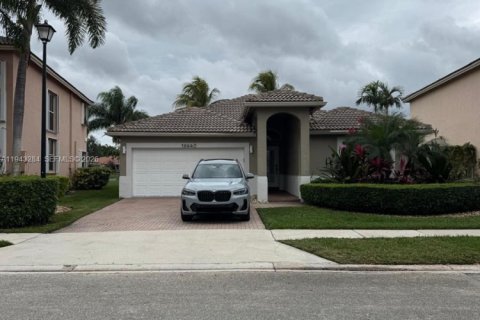 House in Weston, Florida 3 bedrooms, 169.92 sq.m. № 2002683