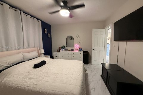 House in Cutler Bay, Florida 5 bedrooms, 181.72 sq.m. № 1859073 - photo 14