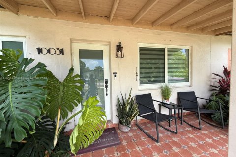 House in Cutler Bay, Florida 5 bedrooms, 181.72 sq.m. № 1859073 - photo 4