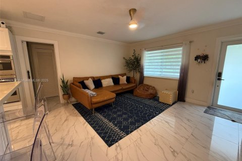 House in Cutler Bay, Florida 5 bedrooms, 181.72 sq.m. № 1859073 - photo 6