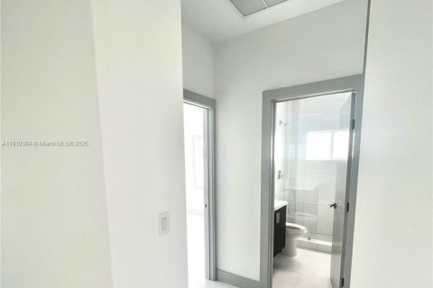 Casa en venta en Homestead, Florida, 5 dormitorios, 180.04 m2 № 1974869 - foto 3