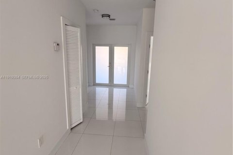 Купить виллу или дом в Хомстед, Флорида 5 спален, 180.04м2, № 1974869 - фото 28