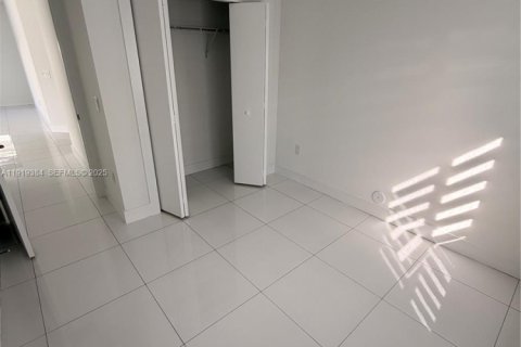 Купить виллу или дом в Хомстед, Флорида 5 спален, 180.04м2, № 1974869 - фото 26