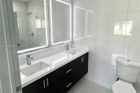 Casa en venta en Homestead, Florida, 5 dormitorios, 180.04 m2 № 1974869 - foto 7