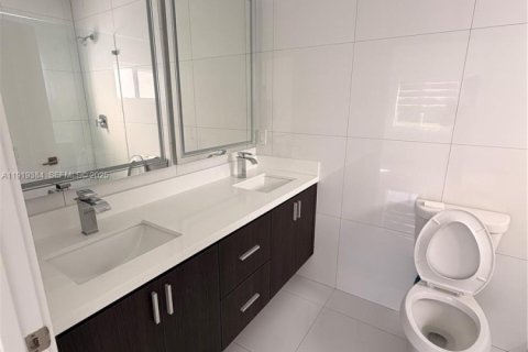 Купить виллу или дом в Хомстед, Флорида 5 спален, 180.04м2, № 1974869 - фото 22