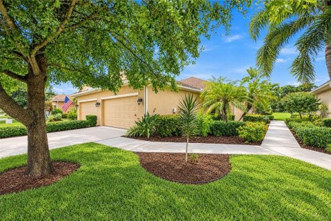 Villa ou maison à vendre à Venice, Floride: 2 chambres, 144.74 m2 № 2413500 - photo 2