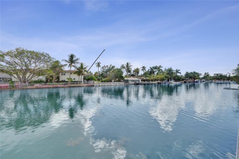 Copropriété à louer à Miami Beach, Floride: 2 chambres, 100.24 m2 № 1999736 - photo 27