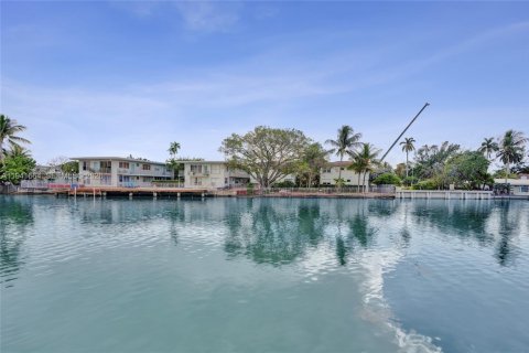 Copropriété à louer à Miami Beach, Floride: 2 chambres, 100.24 m2 № 1999736 - photo 28