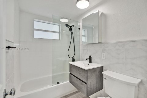 Copropriété à louer à Miami Beach, Floride: 2 chambres, 100.24 m2 № 1999736 - photo 16