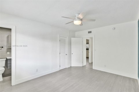 Copropriété à louer à Miami Beach, Floride: 2 chambres, 100.24 m2 № 1999736 - photo 21