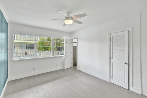 Copropriété à louer à Miami Beach, Floride: 2 chambres, 100.24 m2 № 1999736 - photo 19