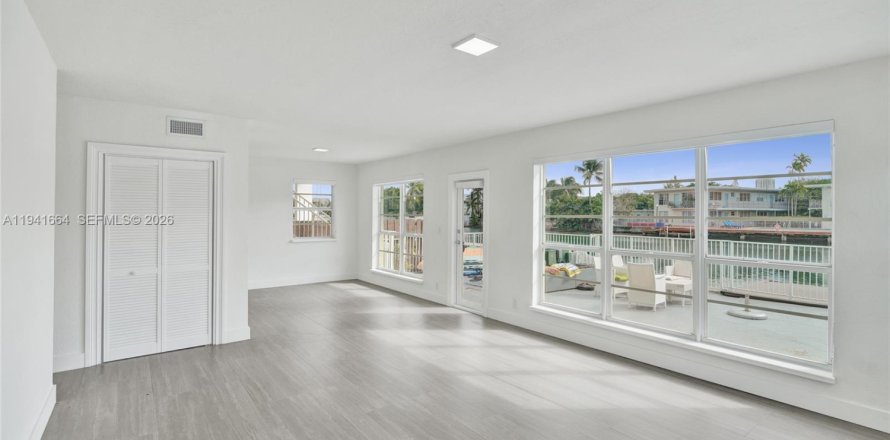 Condo à Miami Beach, Floride, 2 chambres  № 1999736