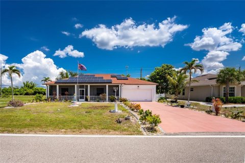 Casa en Punta Gorda, Florida 3 dormitorios, 187.66 m2 № 2208262