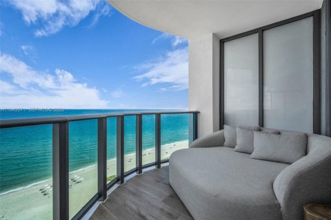 Condominio en venta en Pompano Beach, Florida, 2 dormitorios № 2000793 - foto 15