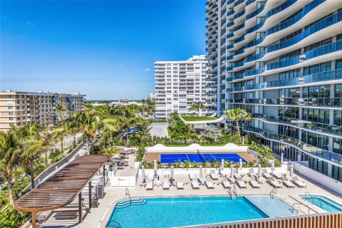 Condominio en venta en Pompano Beach, Florida, 2 dormitorios № 2000793 - foto 29