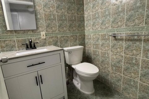 Снять в аренду кондоминиум в Майами, Флорида 2 спальни, 79.99м2, № 1896395 - фото 11