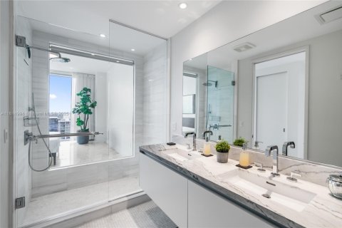 Copropriété à louer à Miami, Floride: 2 chambres, 105.35 m2 № 1943081 - photo 24