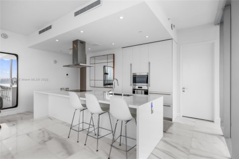 Copropriété à louer à Miami, Floride: 2 chambres, 105.35 m2 № 1943081 - photo 5