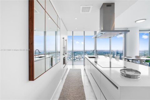 Copropriété à louer à Miami, Floride: 2 chambres, 105.35 m2 № 1943081 - photo 2