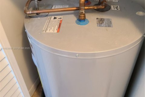 Снять в аренду кондоминиум в Майами, Флорида 2 спальни, 93.37м2, № 1982882 - фото 15