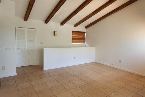 Снять в аренду кондоминиум в Майами, Флорида 2 спальни, 93.37м2, № 1982882 - фото 4