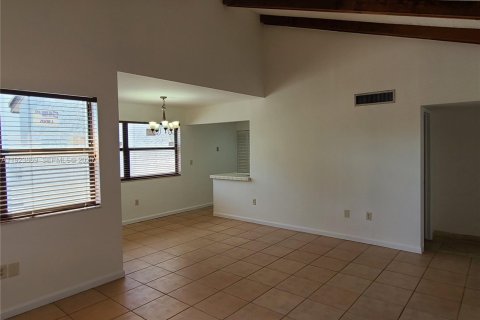 Снять в аренду кондоминиум в Майами, Флорида 2 спальни, 93.37м2, № 1982882 - фото 5