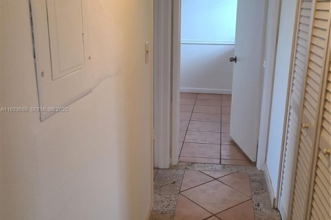 Снять в аренду кондоминиум в Майами, Флорида 2 спальни, 93.37м2, № 1982882 - фото 13