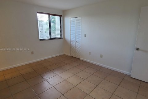 Снять в аренду кондоминиум в Майами, Флорида 2 спальни, 93.37м2, № 1982882 - фото 18