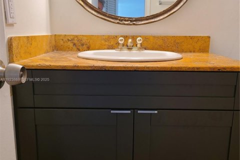 Снять в аренду кондоминиум в Майами, Флорида 2 спальни, 93.37м2, № 1982882 - фото 28