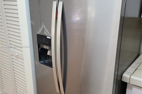 Снять в аренду кондоминиум в Майами, Флорида 2 спальни, 93.37м2, № 1982882 - фото 8