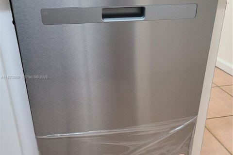 Снять в аренду кондоминиум в Майами, Флорида 2 спальни, 93.37м2, № 1982882 - фото 10