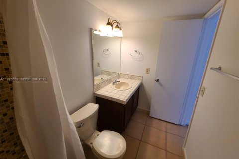 Снять в аренду кондоминиум в Майами, Флорида 2 спальни, 93.37м2, № 1982882 - фото 23