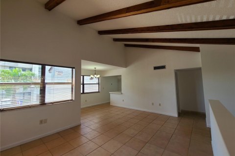 Снять в аренду кондоминиум в Майами, Флорида 2 спальни, 93.37м2, № 1982882 - фото 2