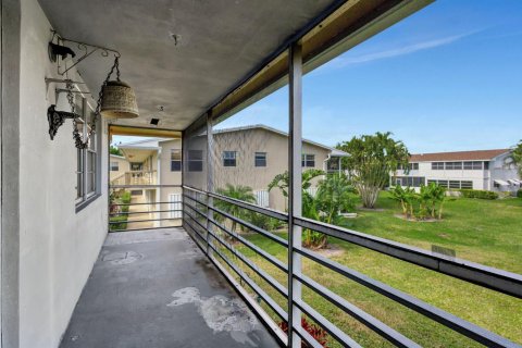 Condo in West Palm Beach, Florida, 2 bedrooms № 2181074 - photo 15