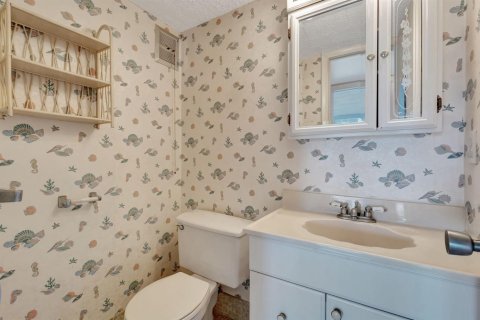 Condo in West Palm Beach, Florida, 2 bedrooms № 2181074 - photo 12