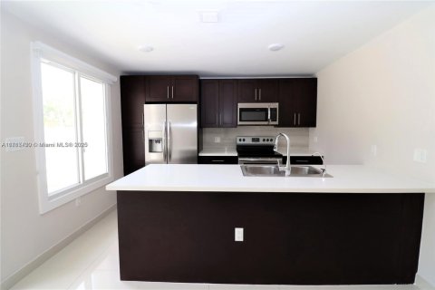 Townhouse in Homestead, Florida 4 bedrooms, 133.22 sq.m. № 1470839 - photo 9