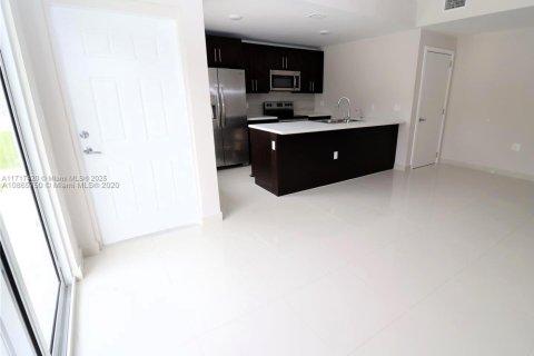 Townhouse in Homestead, Florida 4 bedrooms, 133.22 sq.m. № 1470839 - photo 6