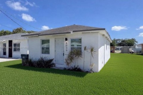 Villa ou maison à vendre à West Park, Floride: 3 chambres, 72.37 m2 № 2064791 - photo 2