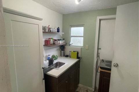 Снять в аренду виллу или дом в Майами, Флорида 29.73м2, № 1958679 - фото 10