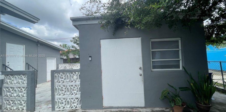 Студия в Майами, Флорида № 1958679