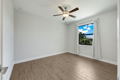 Villa ou maison à vendre à Cape Coral, Floride: 3 chambres, 186.18 m2 № 2389093 - photo 29