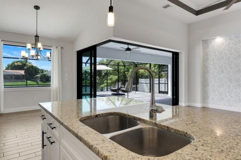 Villa ou maison à vendre à Cape Coral, Floride: 3 chambres, 186.18 m2 № 2389093 - photo 17