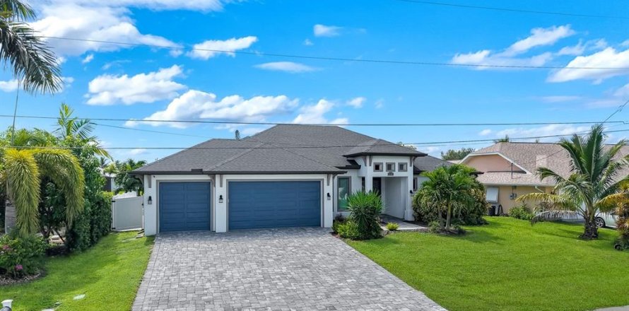 Villa ou maison à Cape Coral, Floride 3 chambres, 186.18 m2 № 2389093