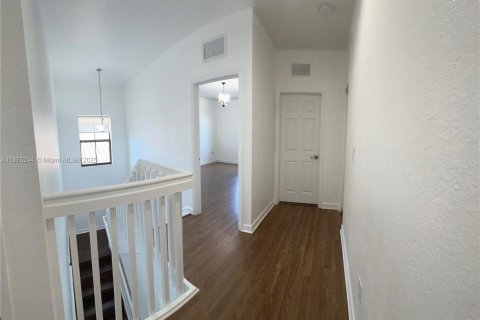 Casa en alquiler en Homestead, Florida, 5 dormitorios, 271.65 m2 № 1921495 - foto 16