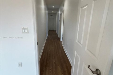 Casa en alquiler en Homestead, Florida, 5 dormitorios, 271.65 m2 № 1921495 - foto 24