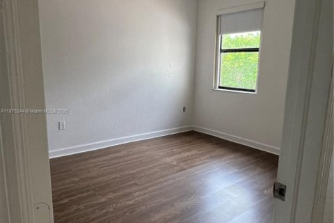 Casa en alquiler en Homestead, Florida, 5 dormitorios, 271.65 m2 № 1921495 - foto 29