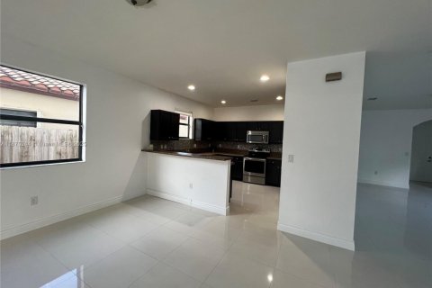 Casa en alquiler en Homestead, Florida, 5 dormitorios, 271.65 m2 № 1921495 - foto 10