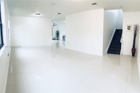 Casa en alquiler en Homestead, Florida, 5 dormitorios, 271.65 m2 № 1921495 - foto 9